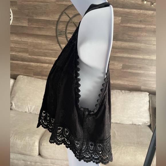Black Lace Sleeveless Cropped Cover Up Top - Picture 3 of 3